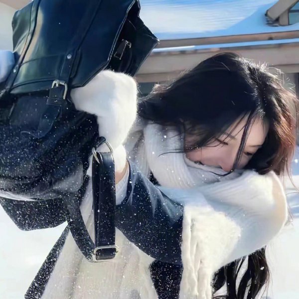 清水里的刀子